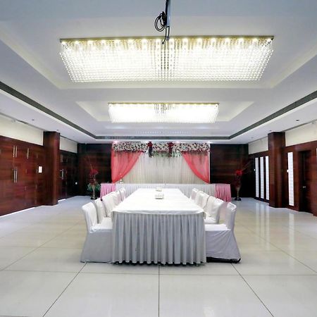 Dewās Hotel Shri Khedapati International מראה חיצוני תמונה