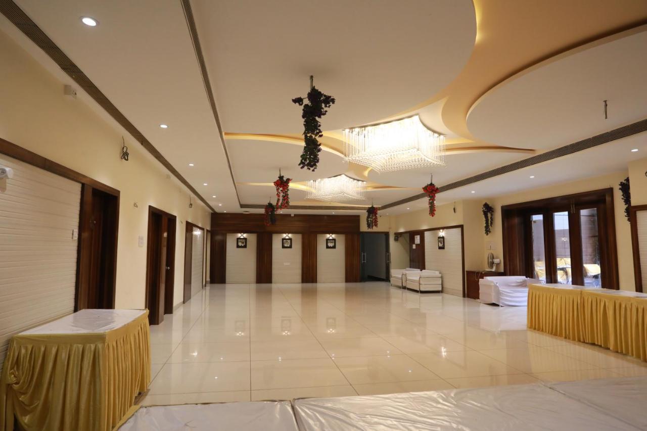 Dewās Hotel Shri Khedapati International מראה חיצוני תמונה