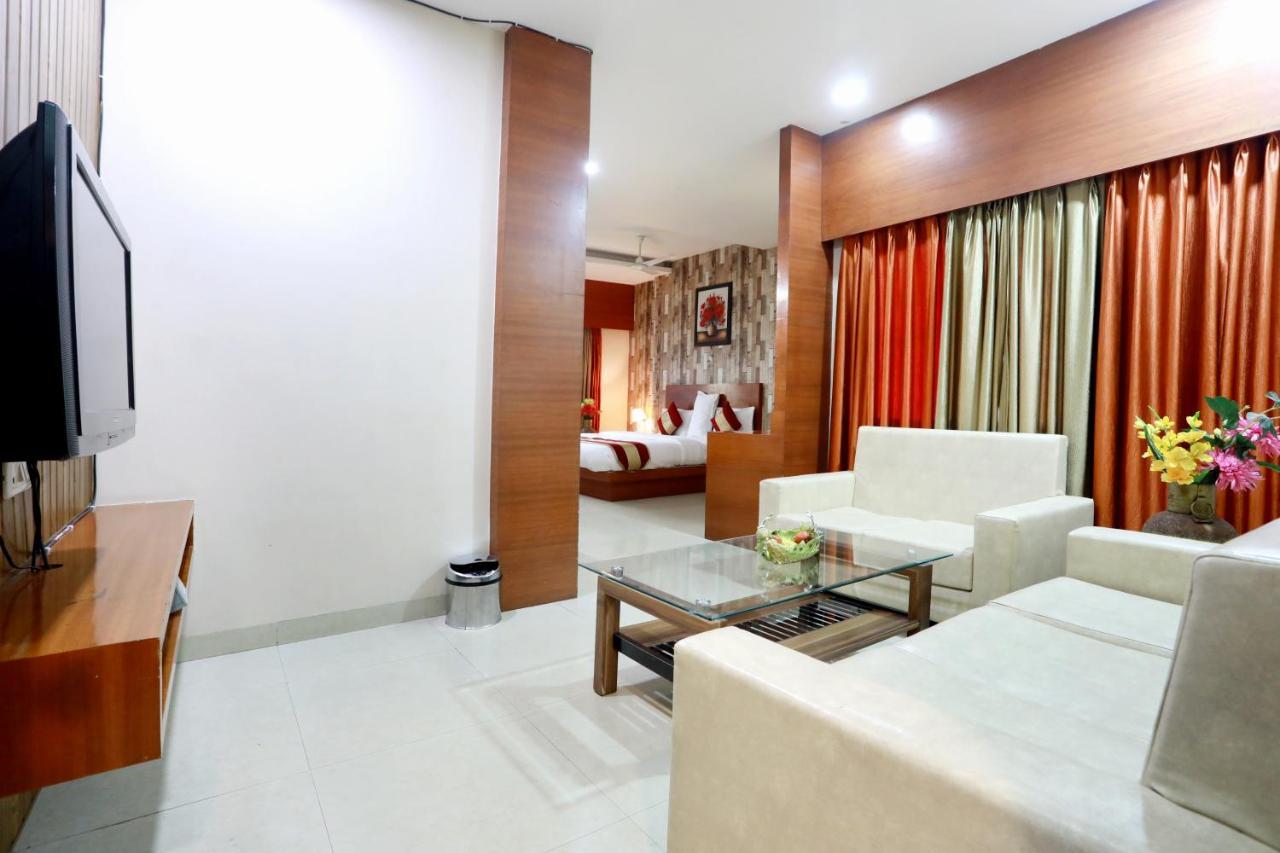 Dewās Hotel Shri Khedapati International מראה חיצוני תמונה