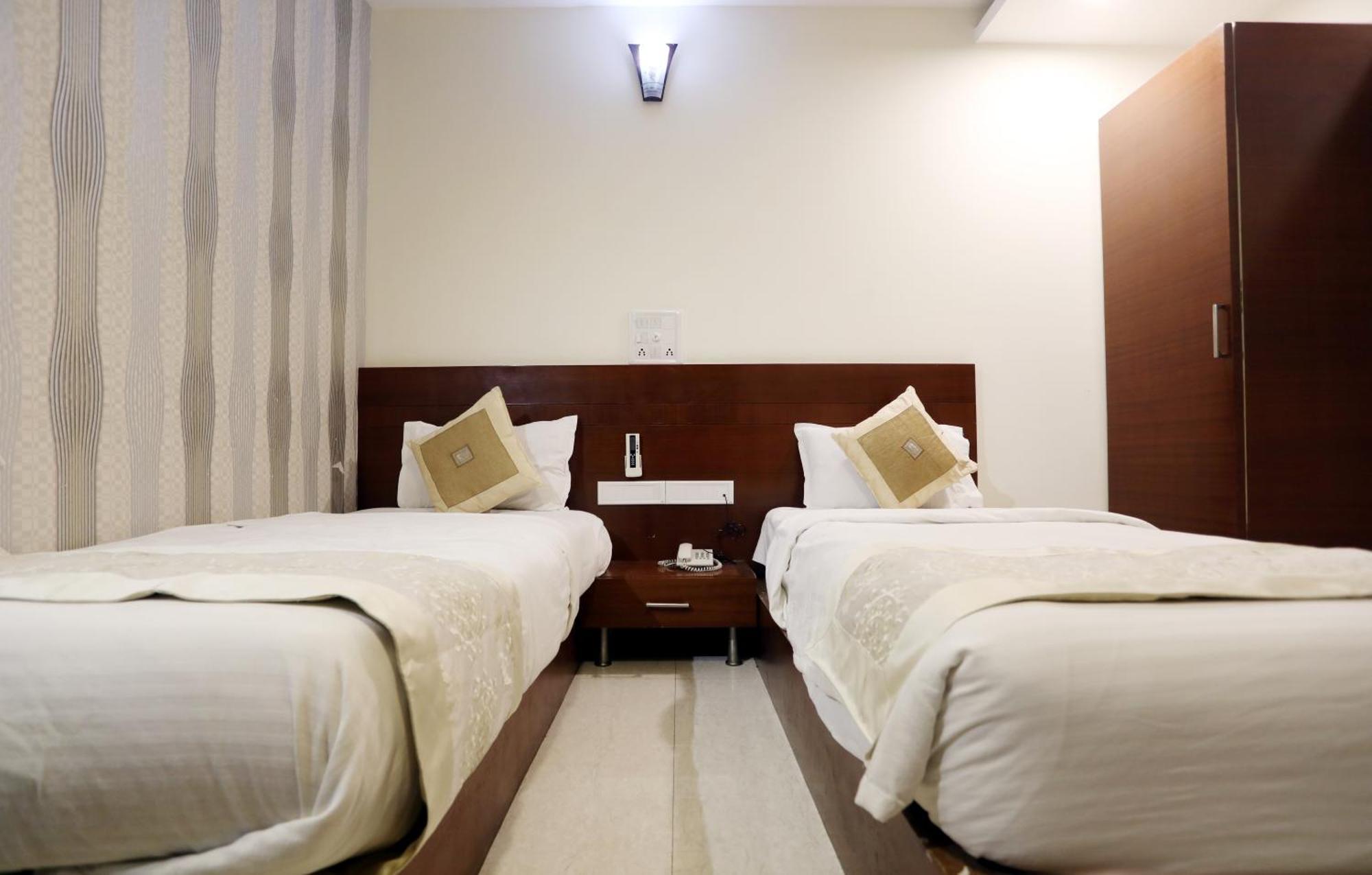 Dewās Hotel Shri Khedapati International מראה חיצוני תמונה
