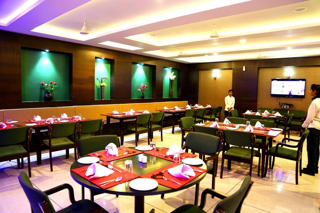 Dewās Hotel Shri Khedapati International מראה חיצוני תמונה