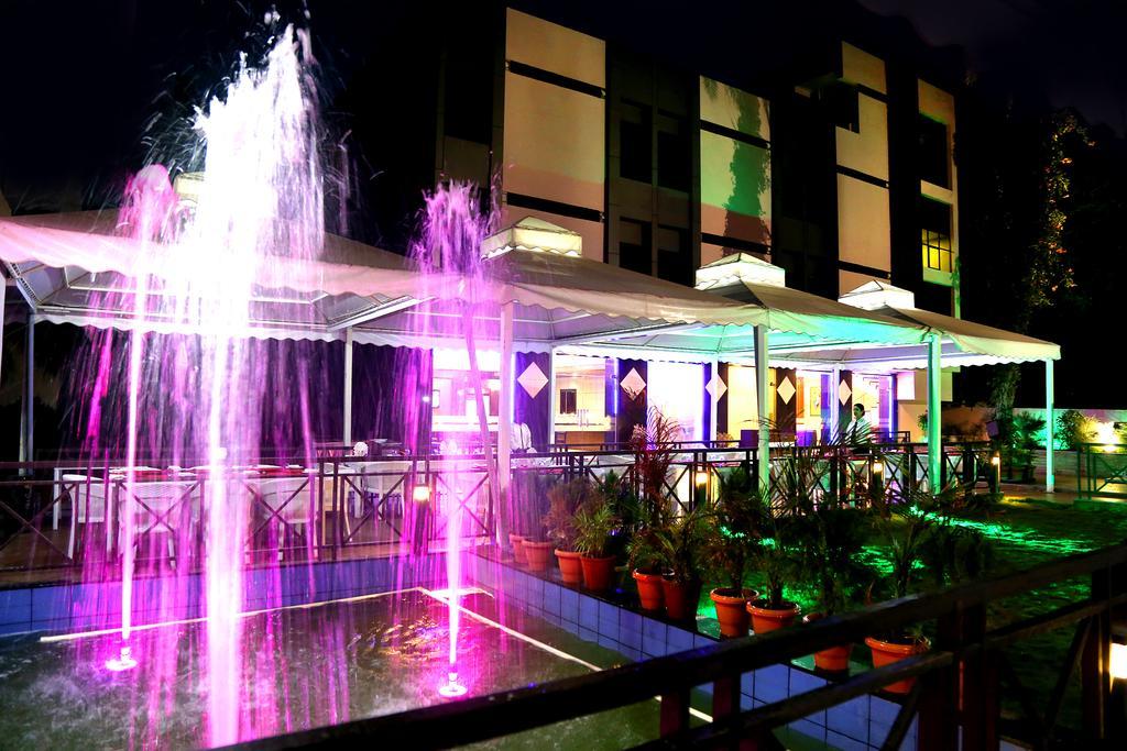 Dewās Hotel Shri Khedapati International מראה חיצוני תמונה