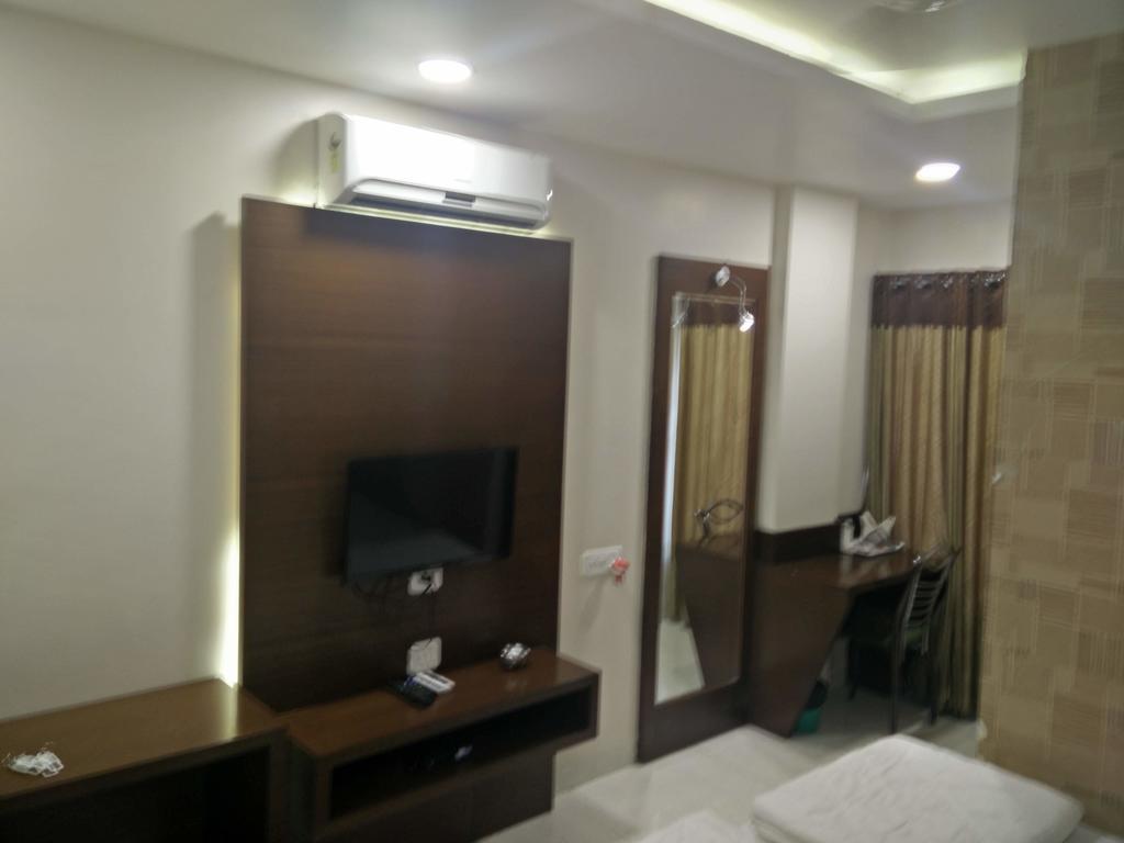 Dewās Hotel Shri Khedapati International מראה חיצוני תמונה