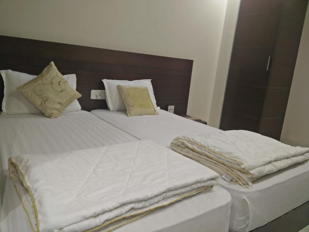 Dewās Hotel Shri Khedapati International מראה חיצוני תמונה