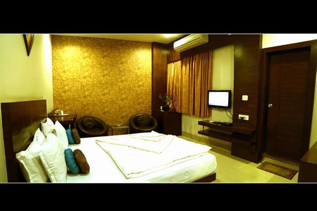 Dewās Hotel Shri Khedapati International מראה חיצוני תמונה