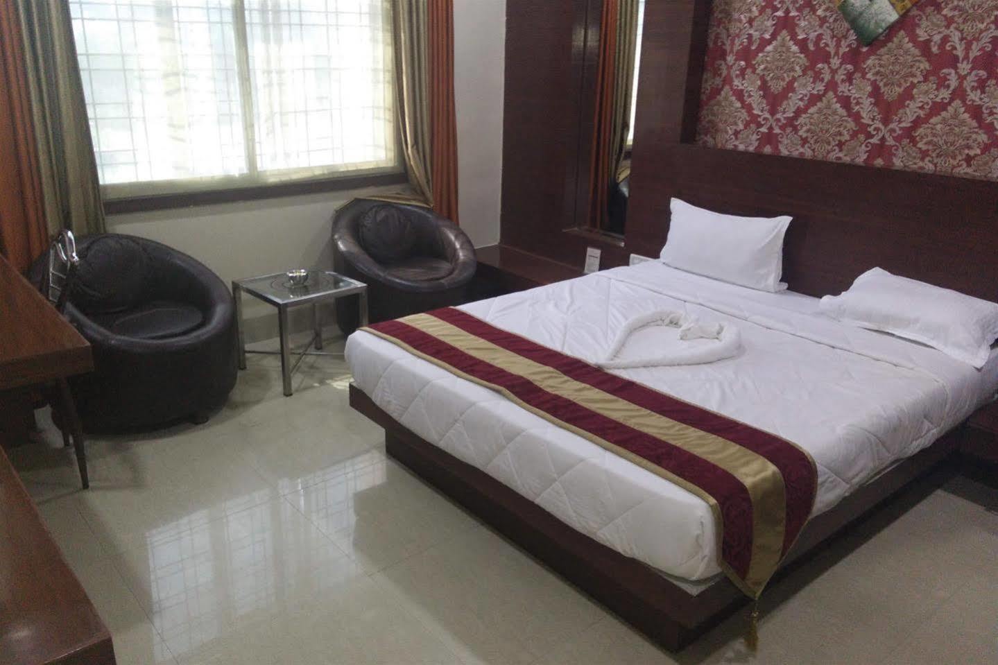 Dewās Hotel Shri Khedapati International מראה חיצוני תמונה
