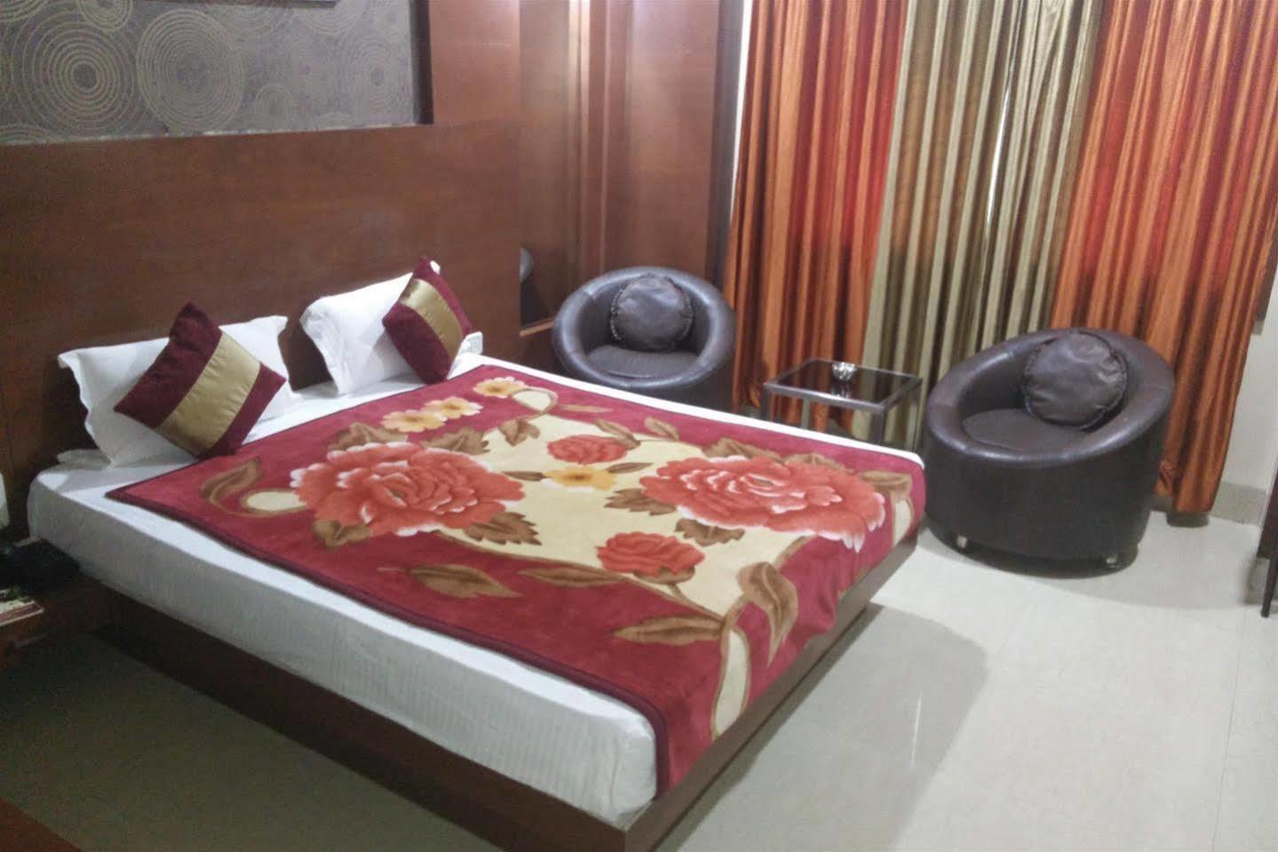 Dewās Hotel Shri Khedapati International מראה חיצוני תמונה