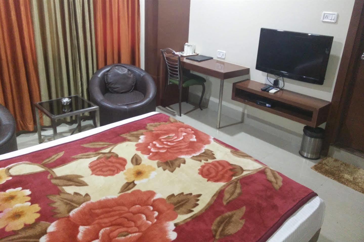 Dewās Hotel Shri Khedapati International מראה חיצוני תמונה