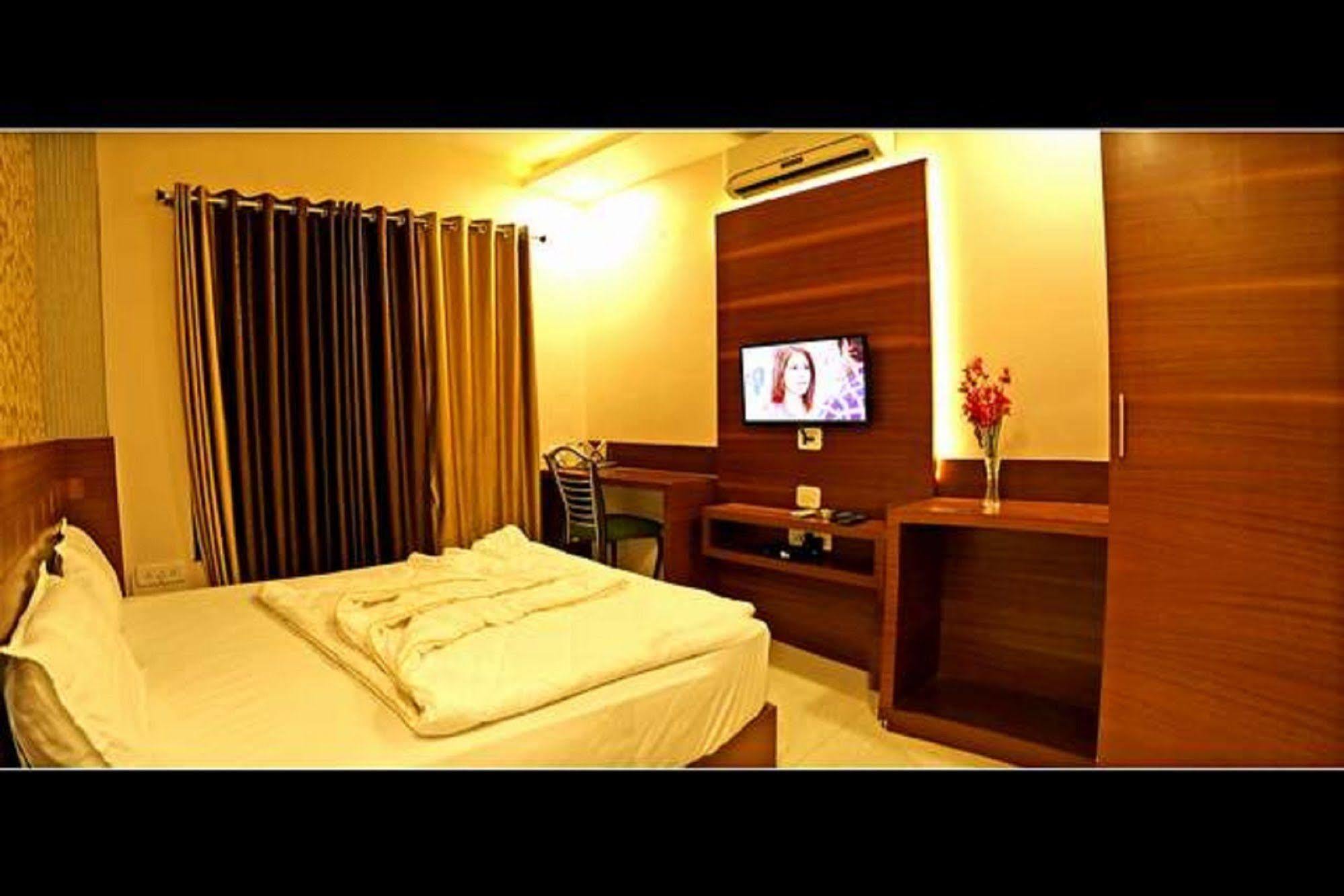 Dewās Hotel Shri Khedapati International מראה חיצוני תמונה
