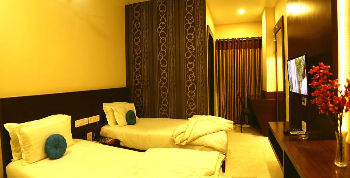 Dewās Hotel Shri Khedapati International מראה חיצוני תמונה