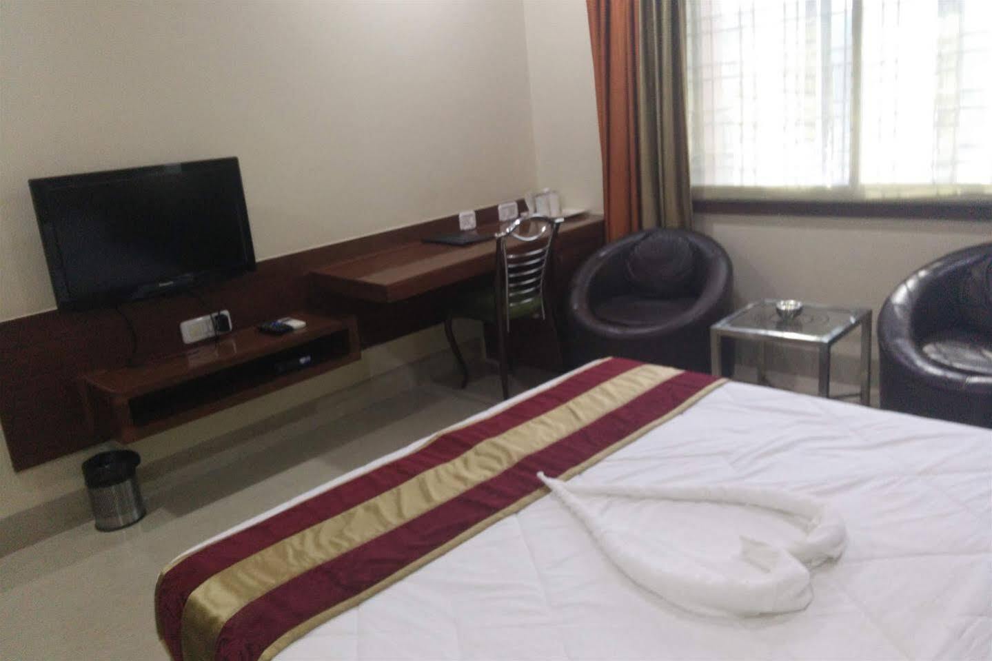 Dewās Hotel Shri Khedapati International מראה חיצוני תמונה