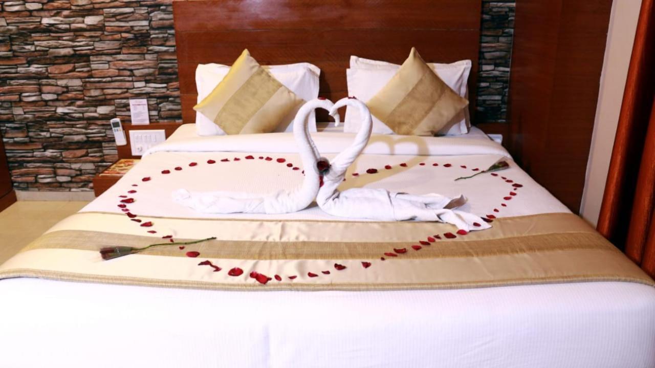 Dewās Hotel Shri Khedapati International מראה חיצוני תמונה